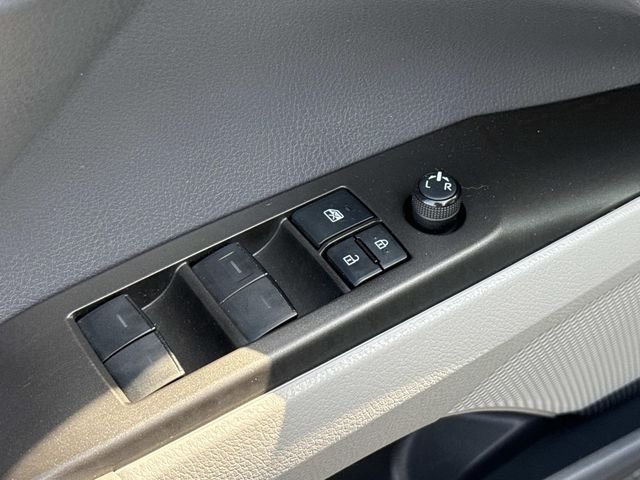 2021 Toyota Camry LE - Photo 26