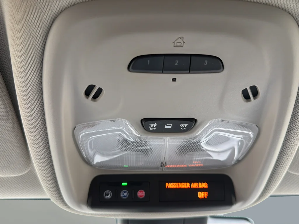Used 2023 Red Buick Essence image 32