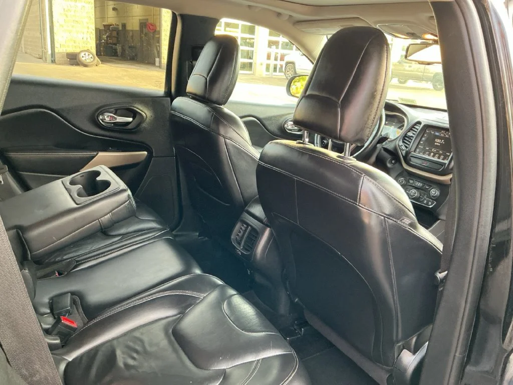 Used 2017 Black Jeep Limited image 27