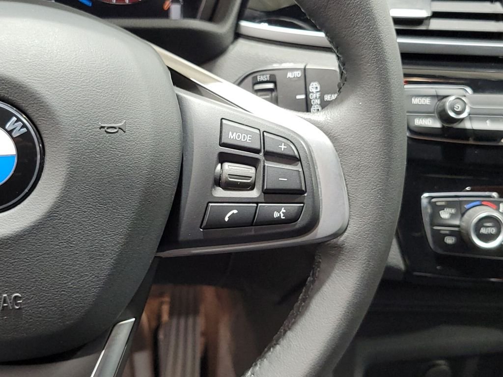 Used 2022 White BMW xDrive28i image 35