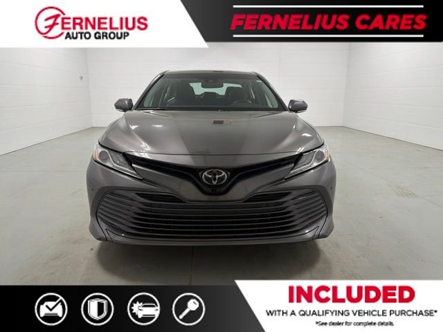 Used 2018 Toyota Camry XLE with VIN 4T1B11HK5JU114017 for sale in Cheboygan, MI