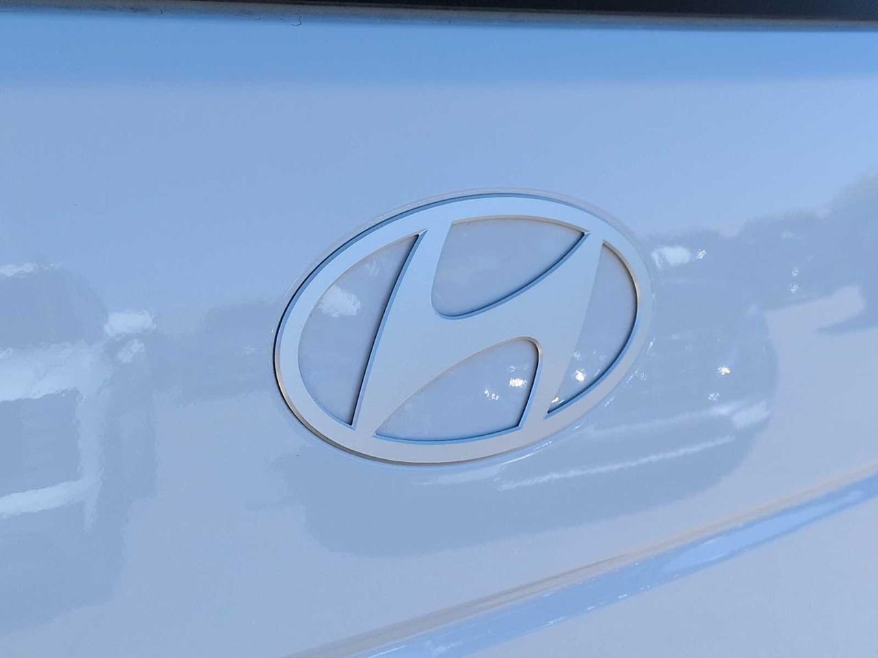 New 2026 Serenity White Hyundai SE image 12