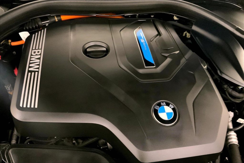 Certified Used 2023 Arctic Race Blue Metallic BMW  image 31