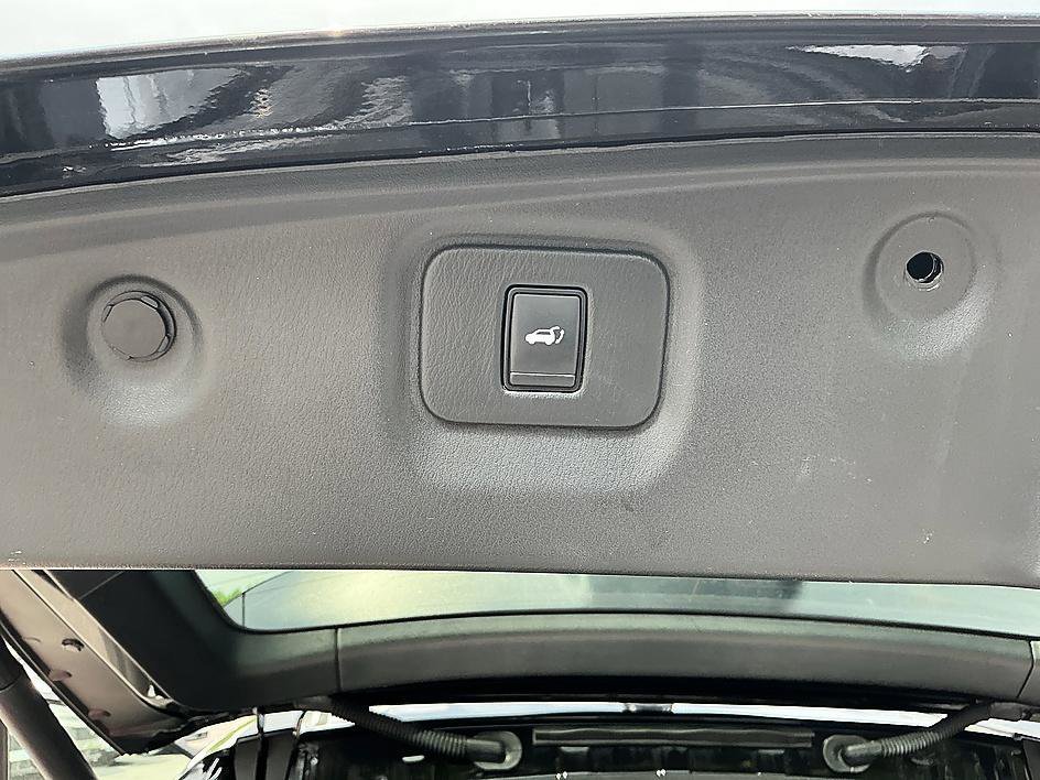 Used 2020 Magnetic Black Pearl Nissan SL image 29