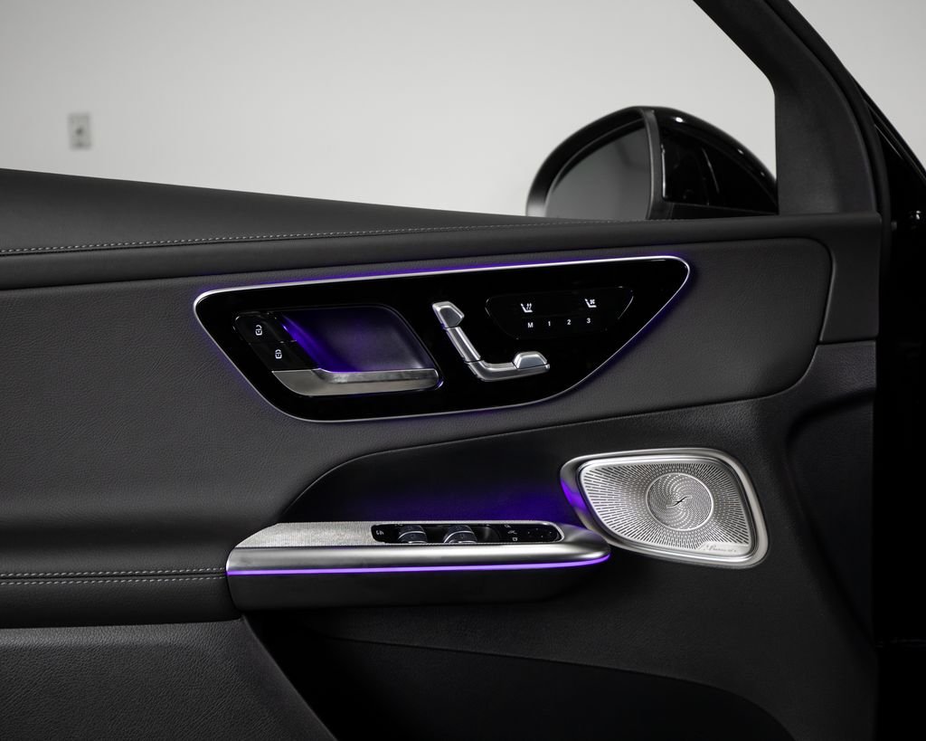 New 2025 Black Mercedes-Benz GLC 300 image 6