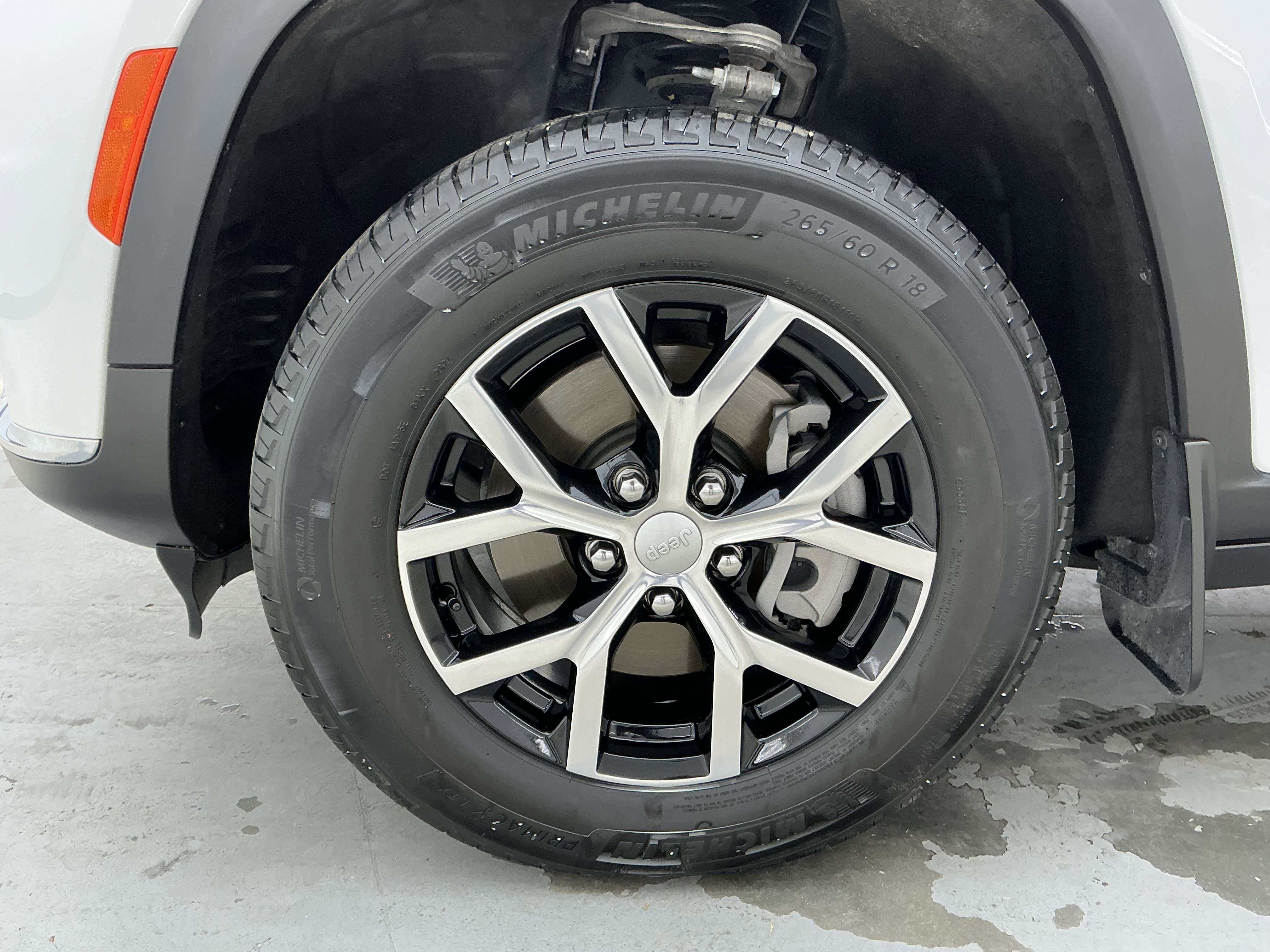 Used 2024 Bright White Clearcoat Jeep Limited image 17