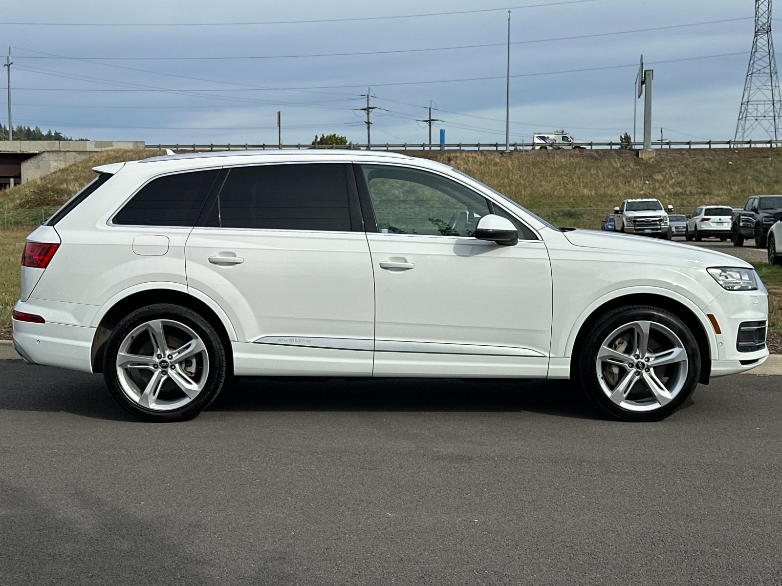 Used 2019  Audi 55 Prestige image 2