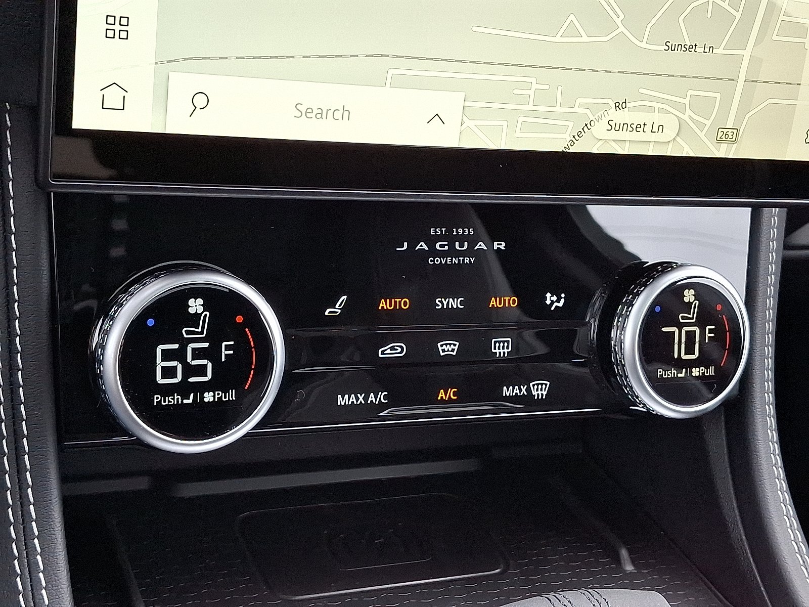 2026 Jaguar F-Pace R-Dynamic S - Photo 13