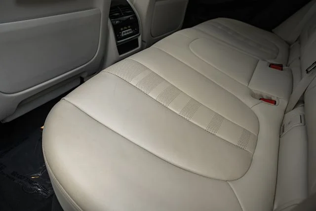 Used 2021 Brown BMW xDrive40i image 37