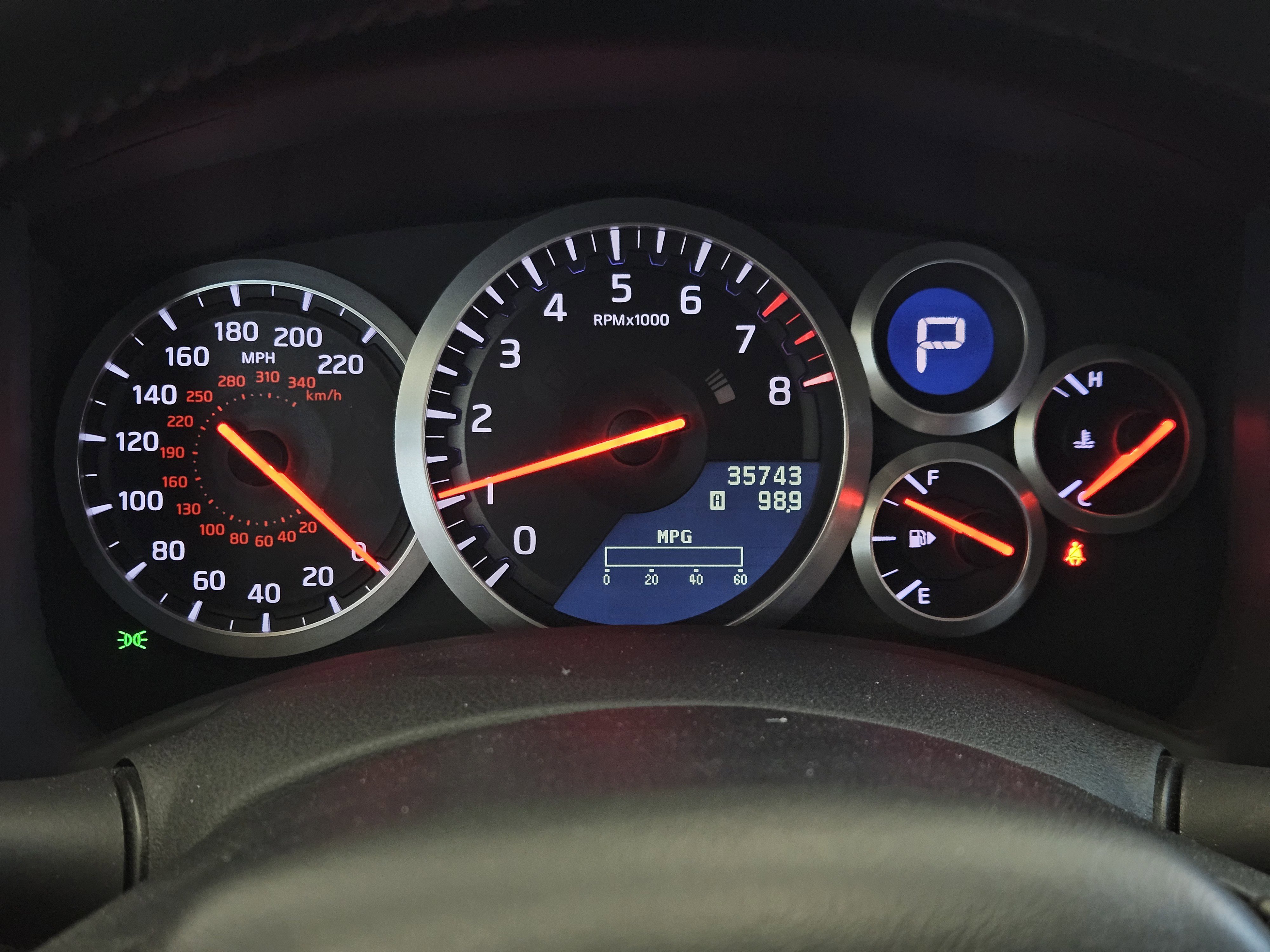 Used 2014  Nissan Premium image 16