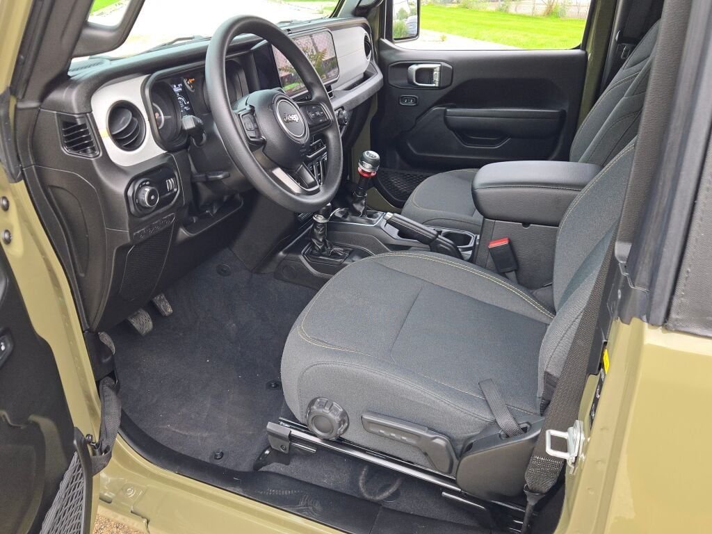 Used 2025 Green Jeep Sport image 17