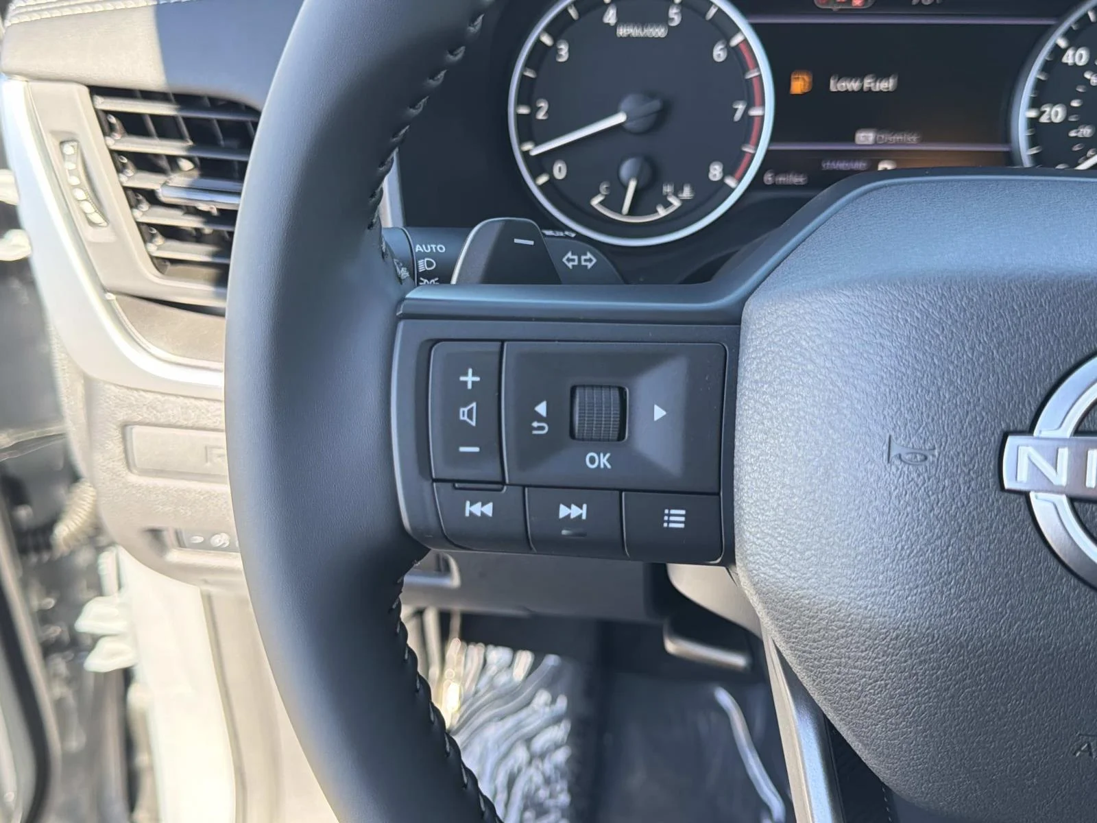 New 2027 Boulder Gray Pearl Nissan SV image 8