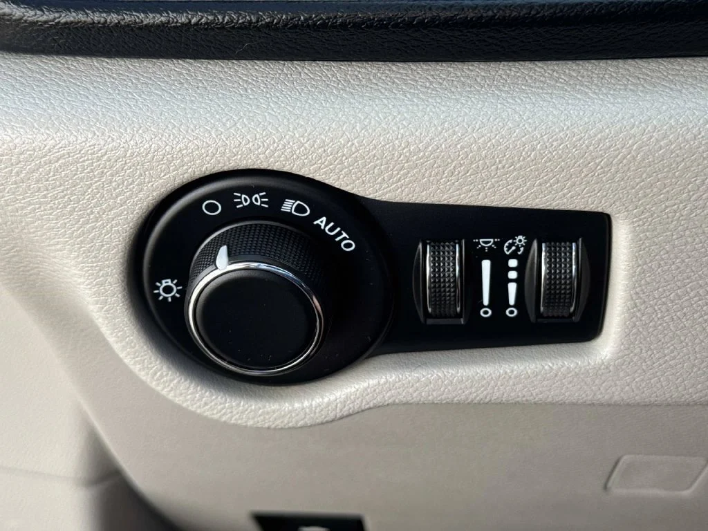 Used 2023 Black Chrysler LX image 33