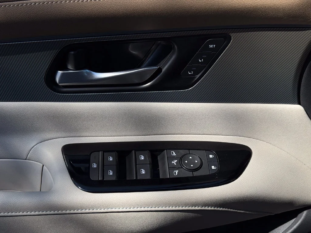 Used 2026  Nissan Platinum image 26