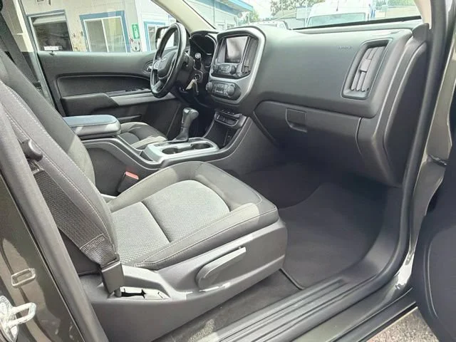 Used 2018 Deepwood Green Metallic Chevrolet 4WD LT image 9