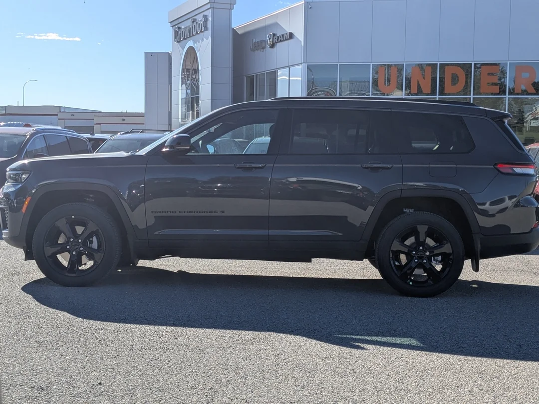 New 2026 Grey Jeep Altitude - - 4x4 - 20 Gloss Black Wheels - Remote Start - Capri Leatherette & More! image 5