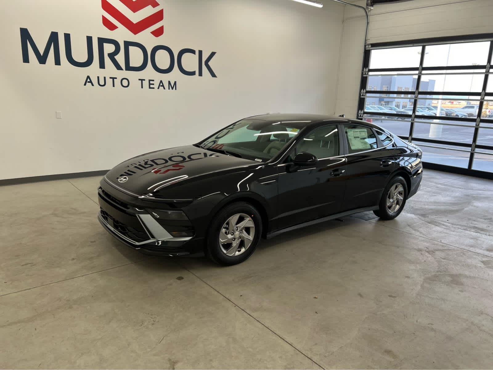 New 2026 Abyss Black Hyundai SE image 6