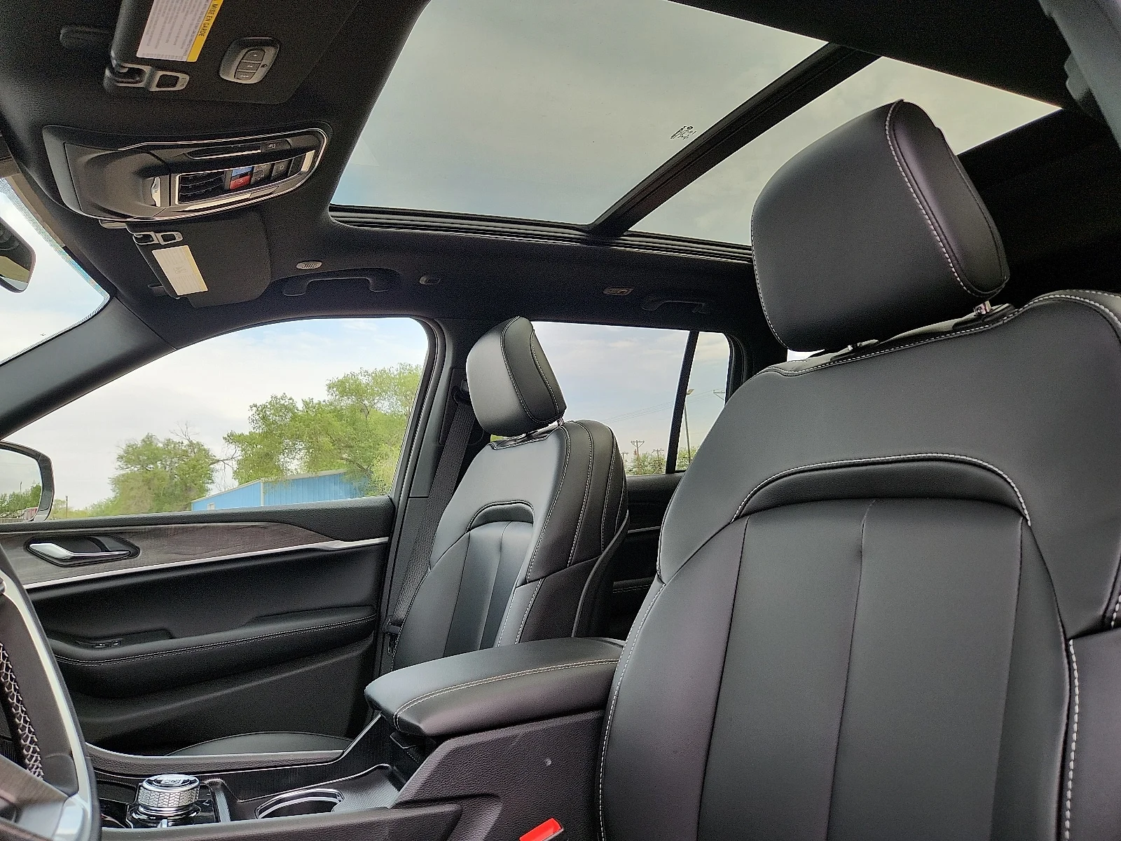 New 2026 Gray Jeep LIMITED 4X4 image 11
