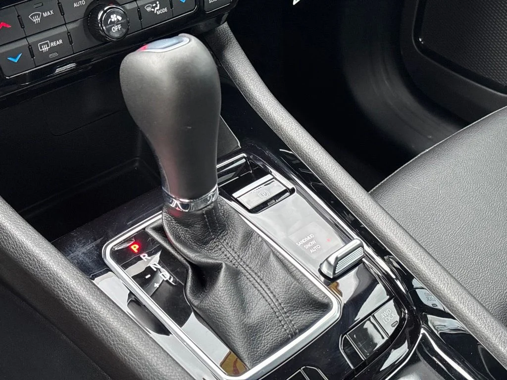 Used 2026 Silver Jeep Limited image 38