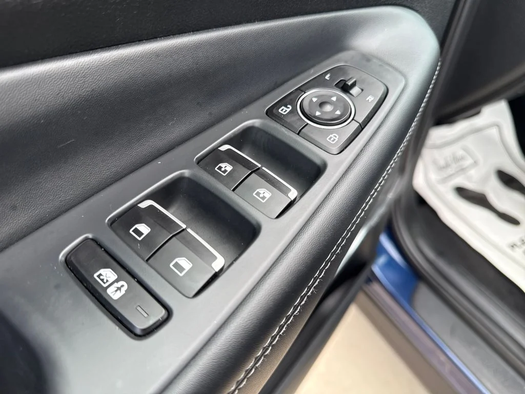 Used 2022 Blue Hyundai SEL image 12