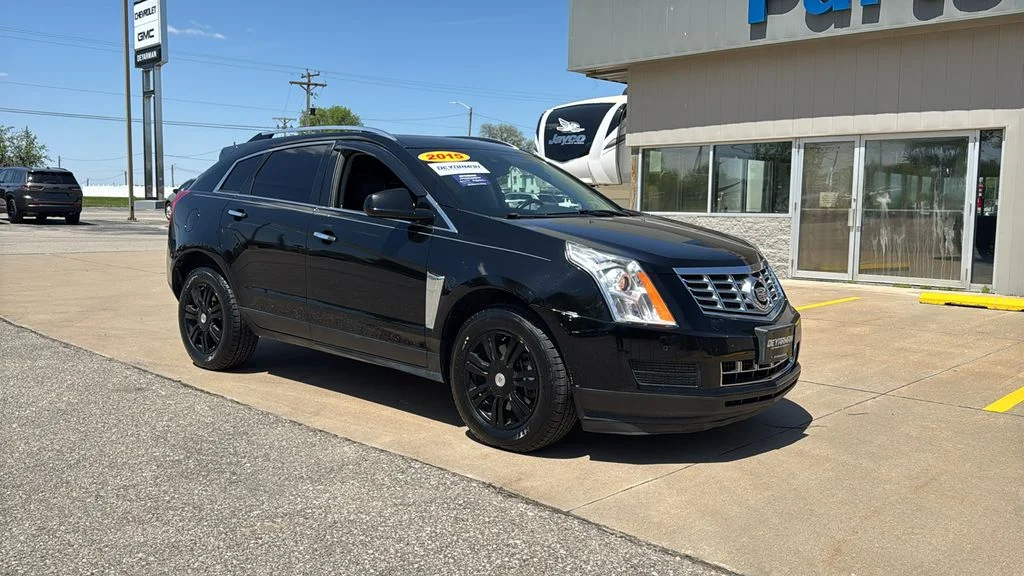 Used 2015 Cadillac SRX Luxury Collection with VIN 3GYFNBE35FS583185 for sale in Indianola, IA