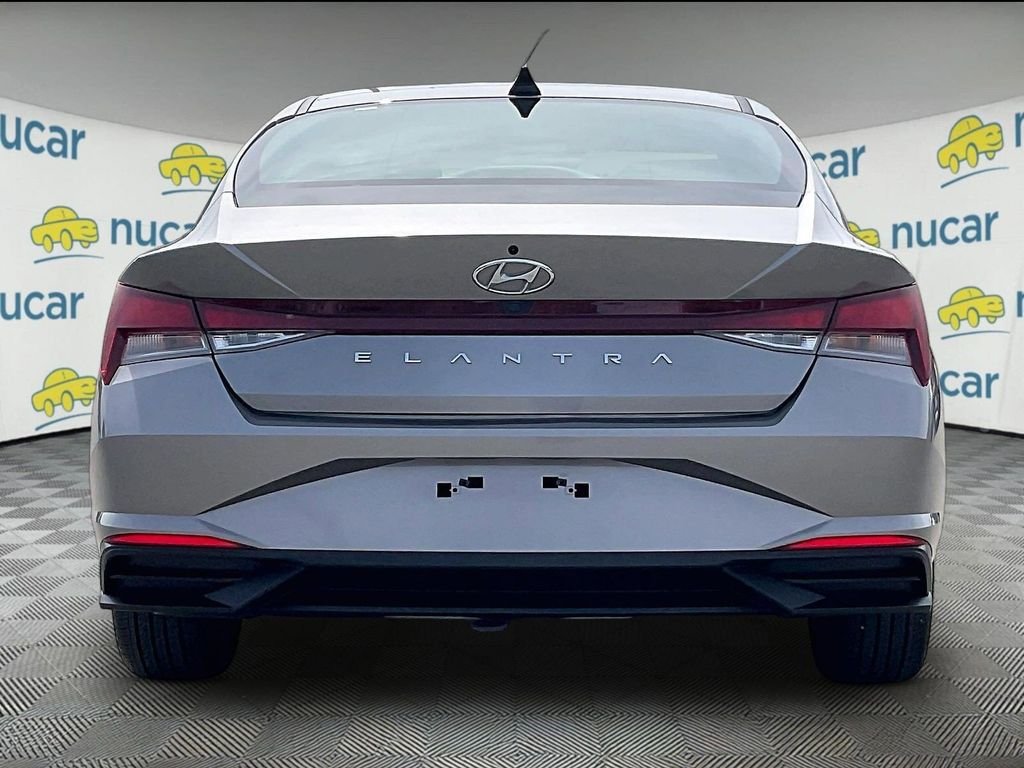 Used 2023 Silver Hyundai SEL image 5