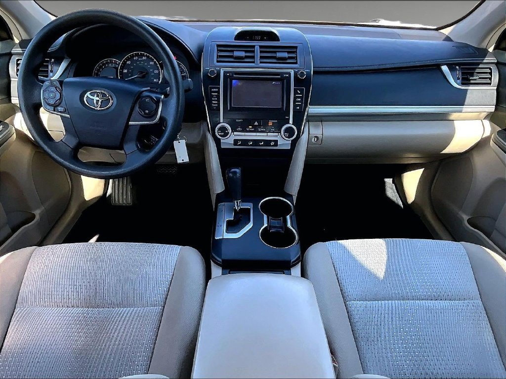 Used 2012  Toyota LE image 20