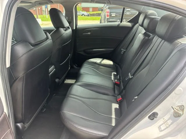 Certified Used 2019 Platinum White Pearl Acura Base image 17