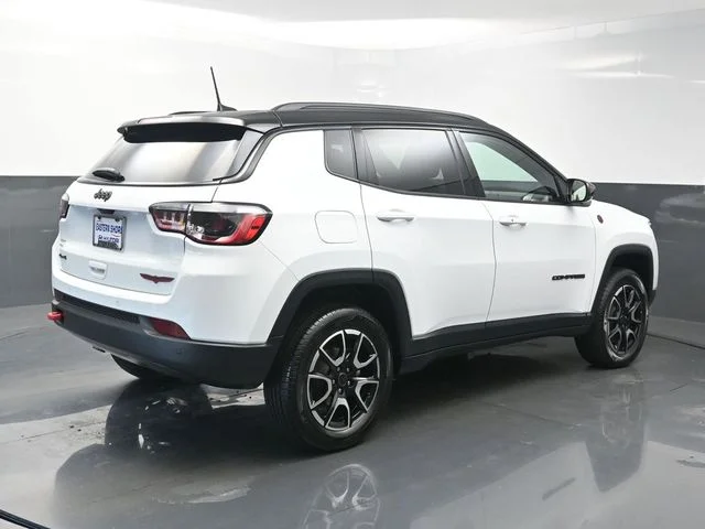 Used 2025 White Jeep Trailhawk image 7