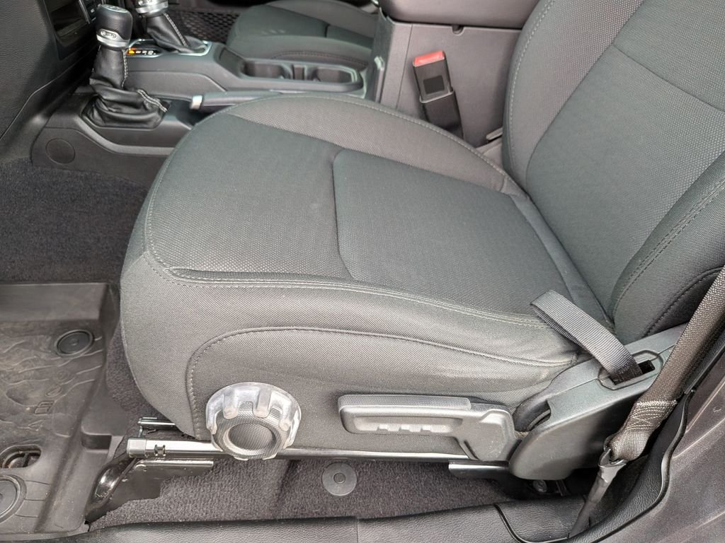 Used 2021 Gray Jeep Unlimited Sahara image 14