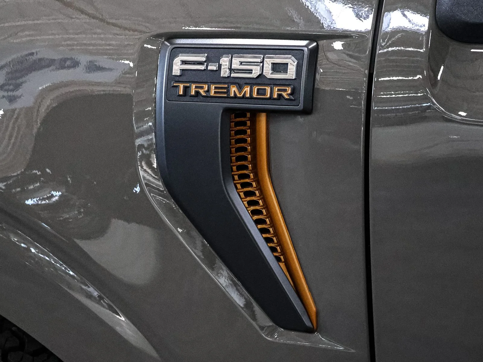 New 2026 Marsh Gray Ford Tremor® image 21