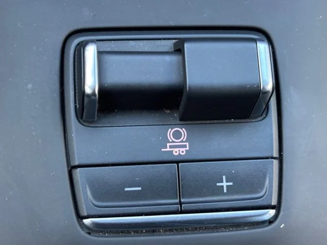 Used 2025 Black GMC AT4 image 27