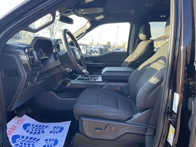 Used 2022 Black Metallic Ford XLT image 16