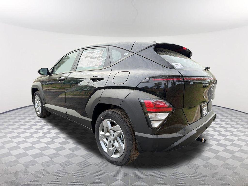 New 2026 Black Hyundai SE FWD image 7