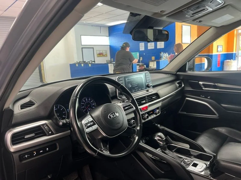 Used 2020 Silver Kia S image 17