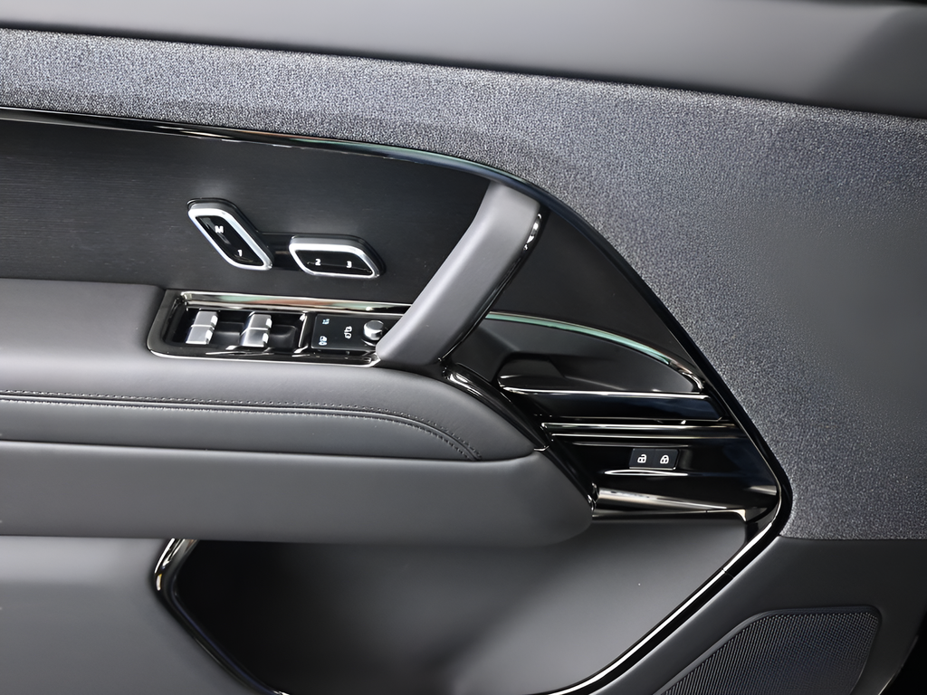 New 2026  Land Rover Dynamic SE image 12