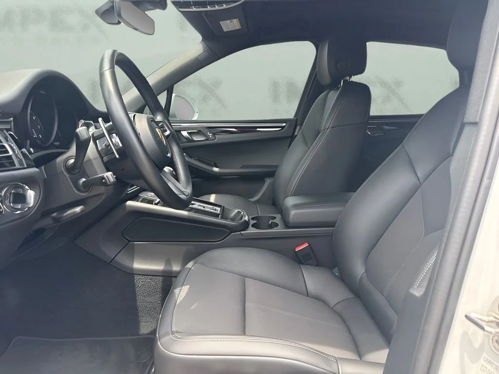 Used 2024  Porsche  image 28