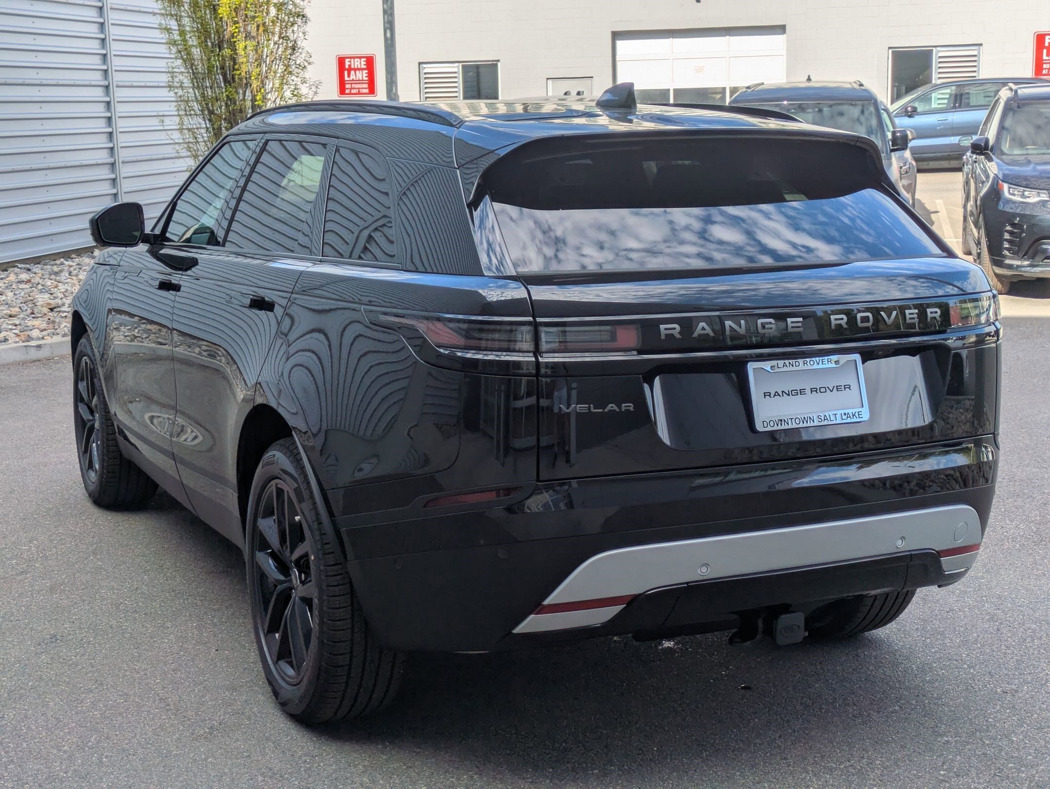 New 2026 Santorini Black Land Rover S image 8