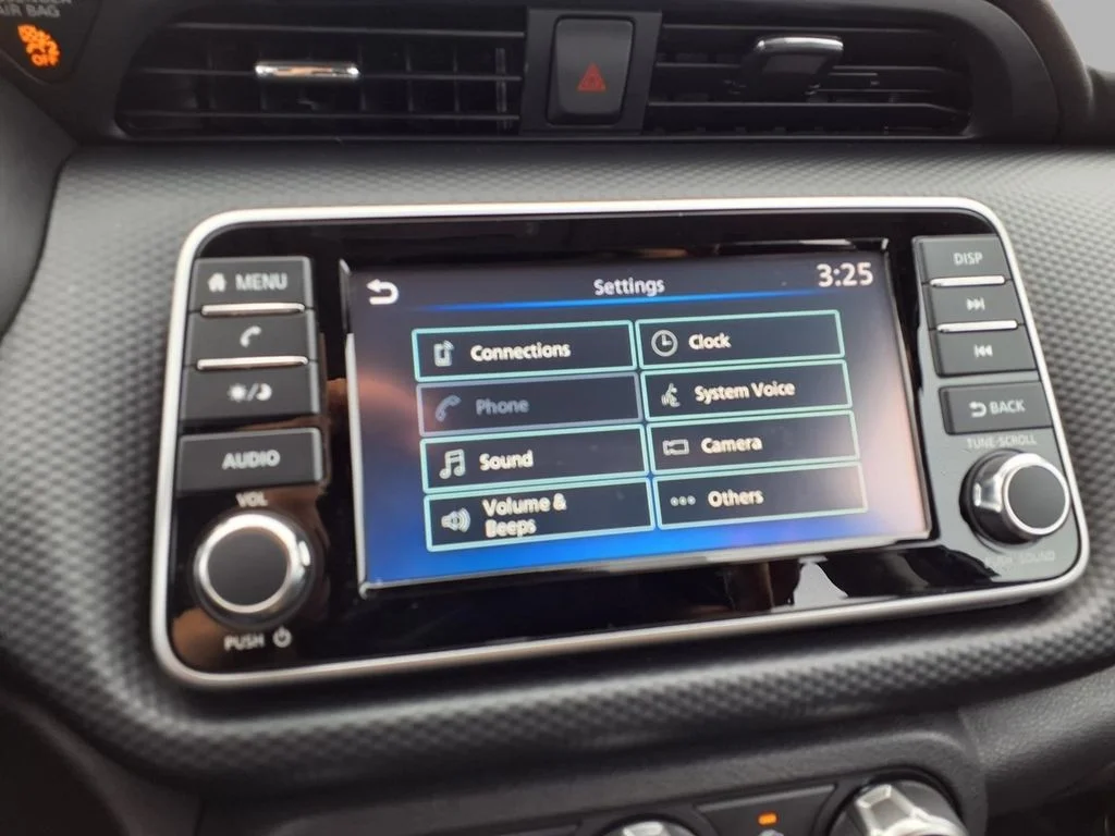 Used 2025 Blue Nissan S image 7