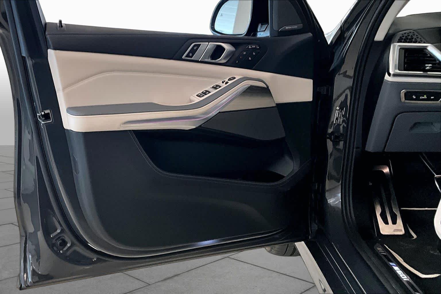 Used 2026 Dravit Grey Metallic BMW M60i image 20