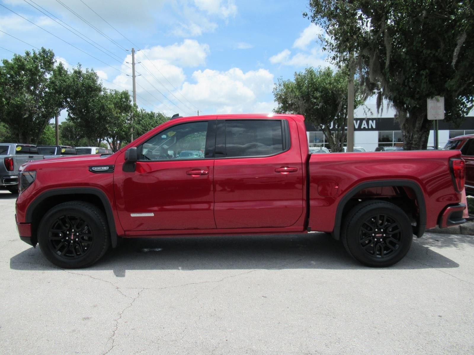 Used 2024 Red GMC Elevation image 4