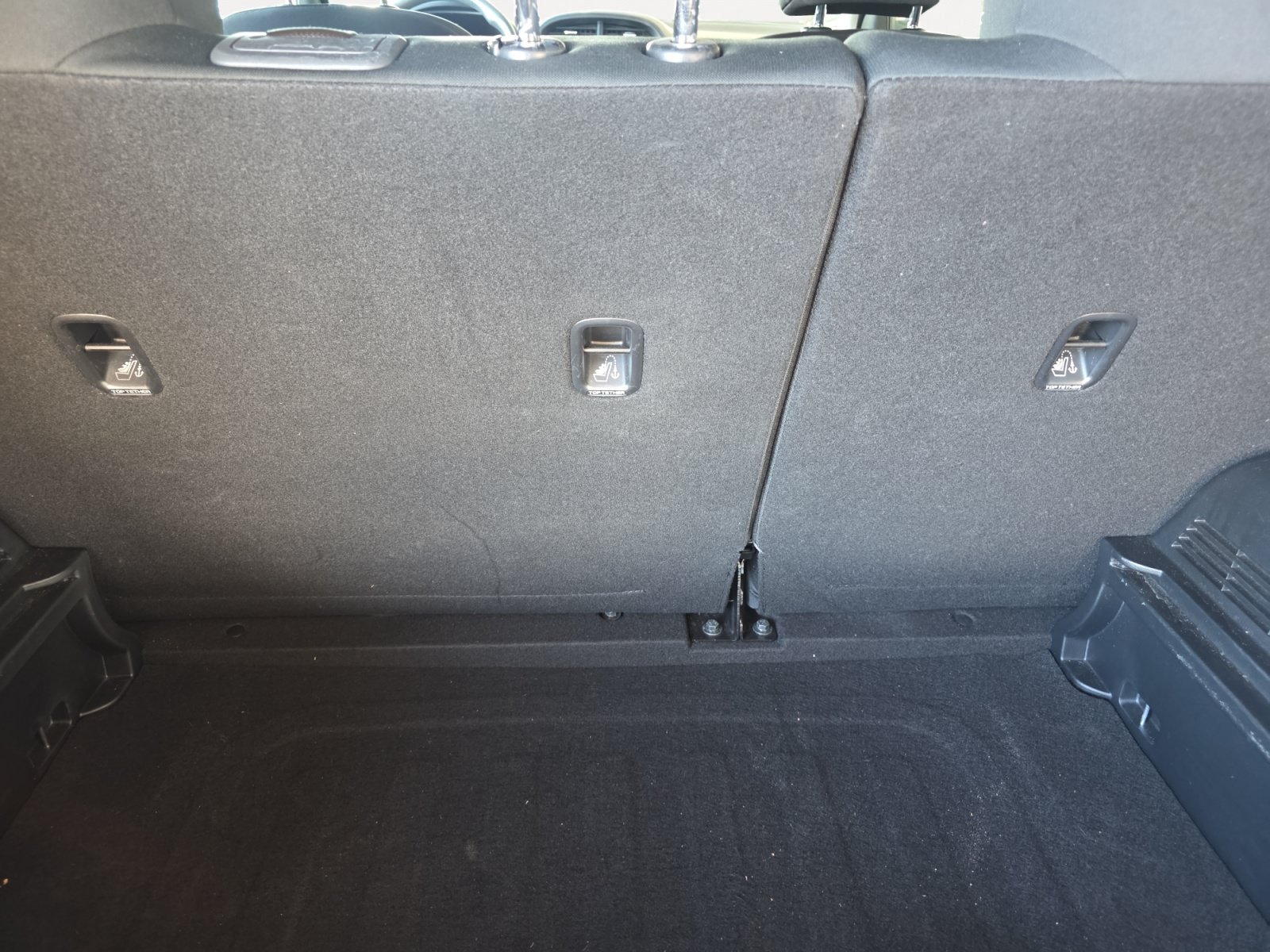 Certified Used 2025 Gravity Gray Kia LX image 10