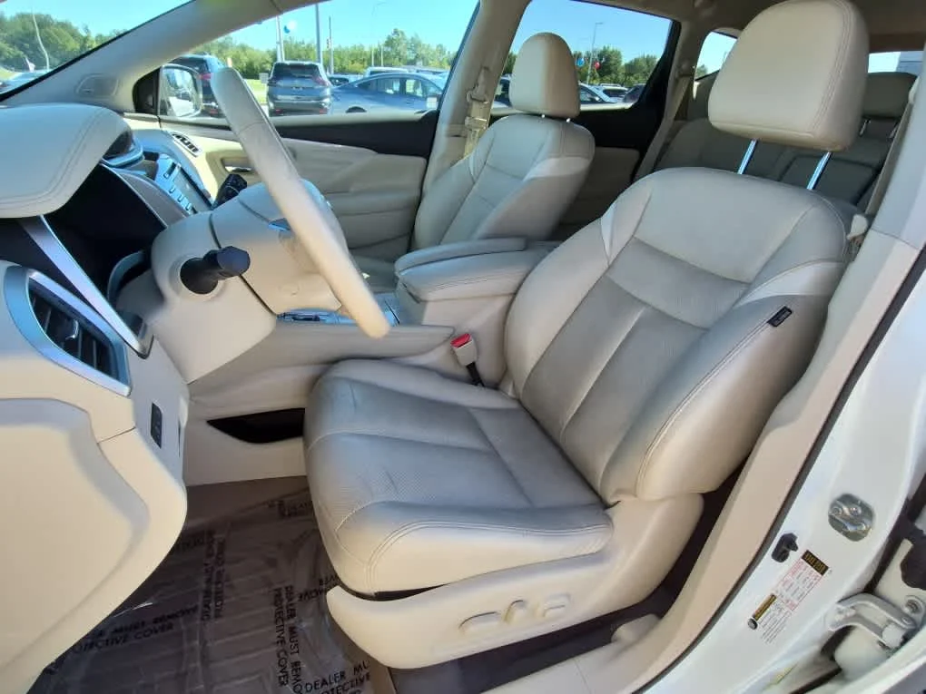 Used 2017 Pearl White Nissan SL image 10