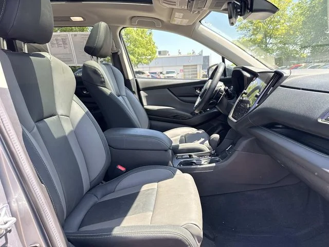Used 2025 Silver Subaru Onyx Edition image 17