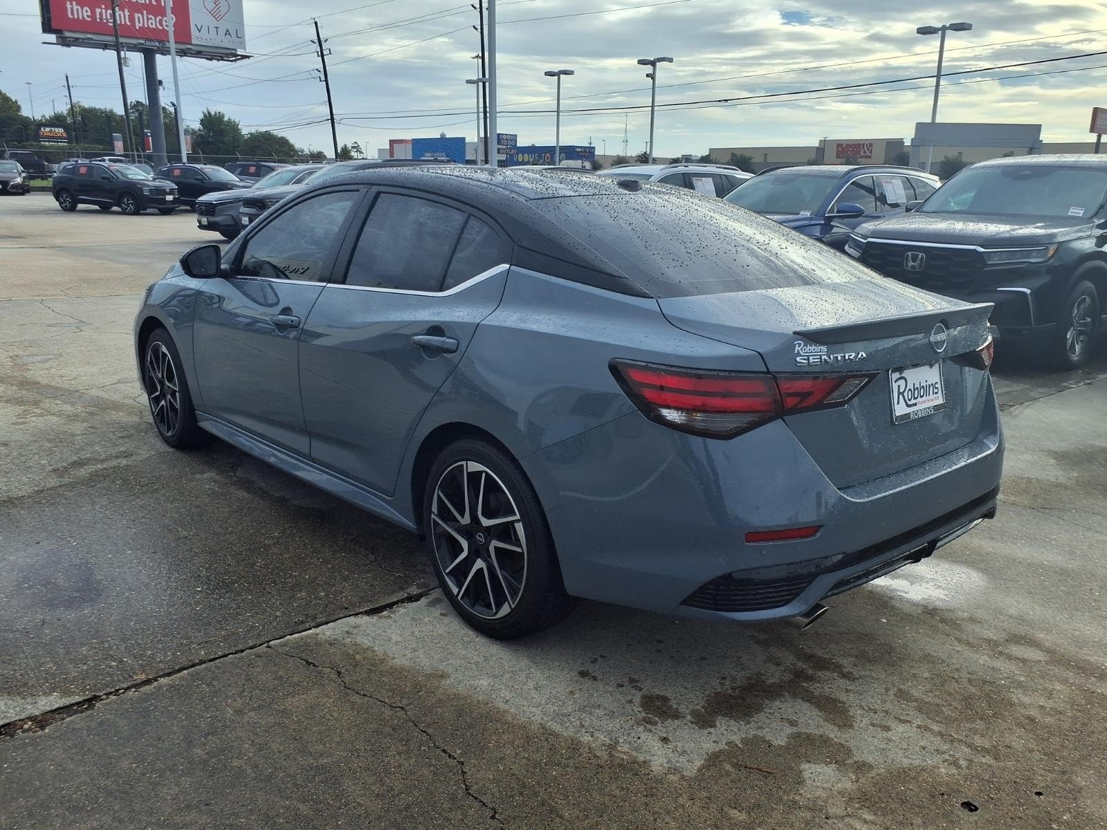 Used 2025  Nissan SR image 4