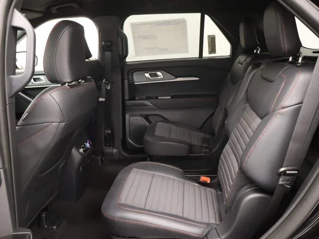 New 2027 Agate Black Metallic Ford ST-Line image 36