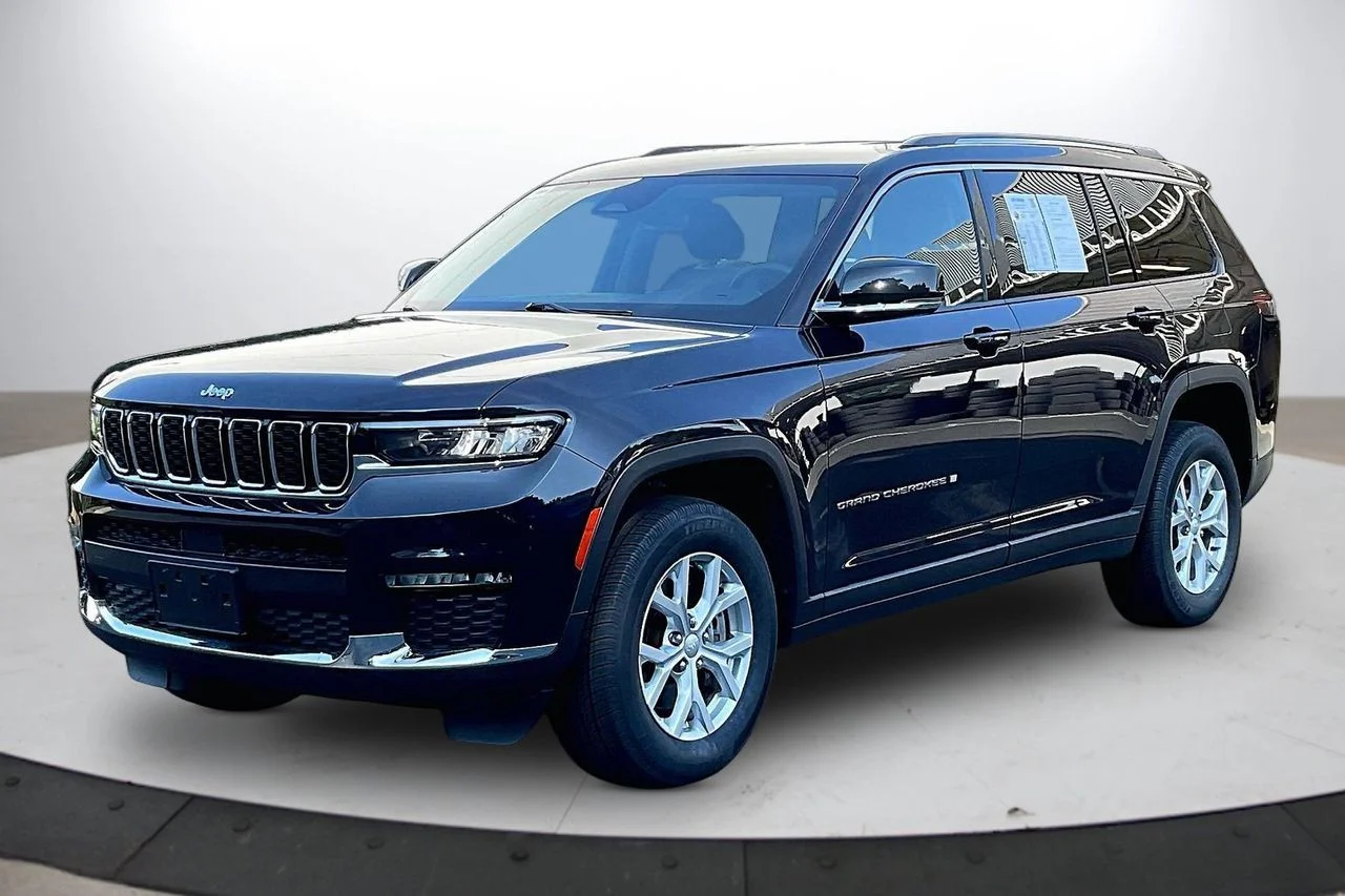 Certified Used 2023 Black Jeep Limited image 4