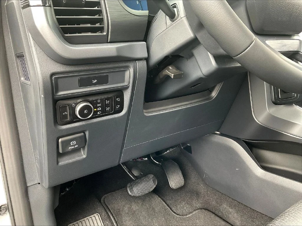 New 2026 Oxford White Ford XLT image 31