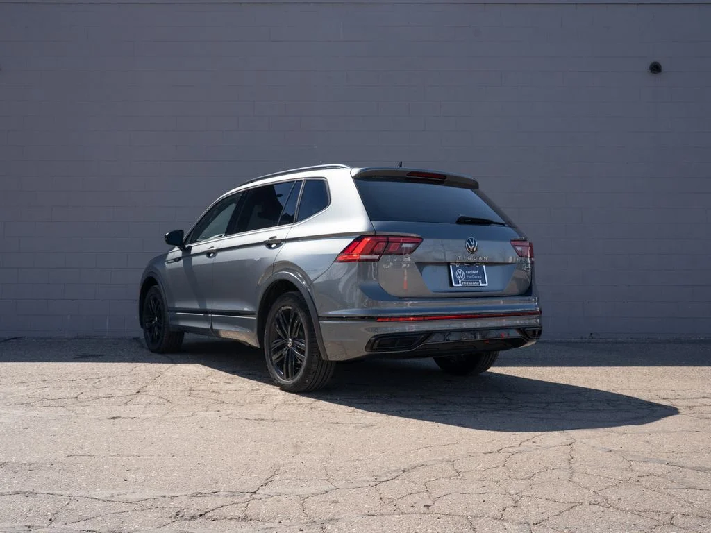 Used 2022 Gray Volkswagen 2.0T SE R-Line Black image 3