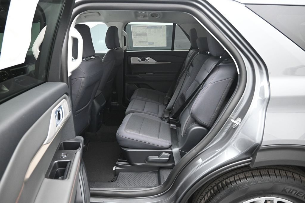 New 2026 Carbonized Gray Metallic Ford Active image 18
